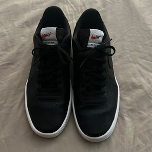 Nike Court Black Low